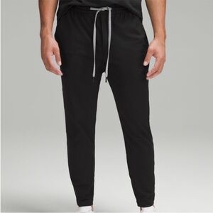Lululemon Men’s “Soft Jersey” Tapered Pant (M) *BESTSELLER*